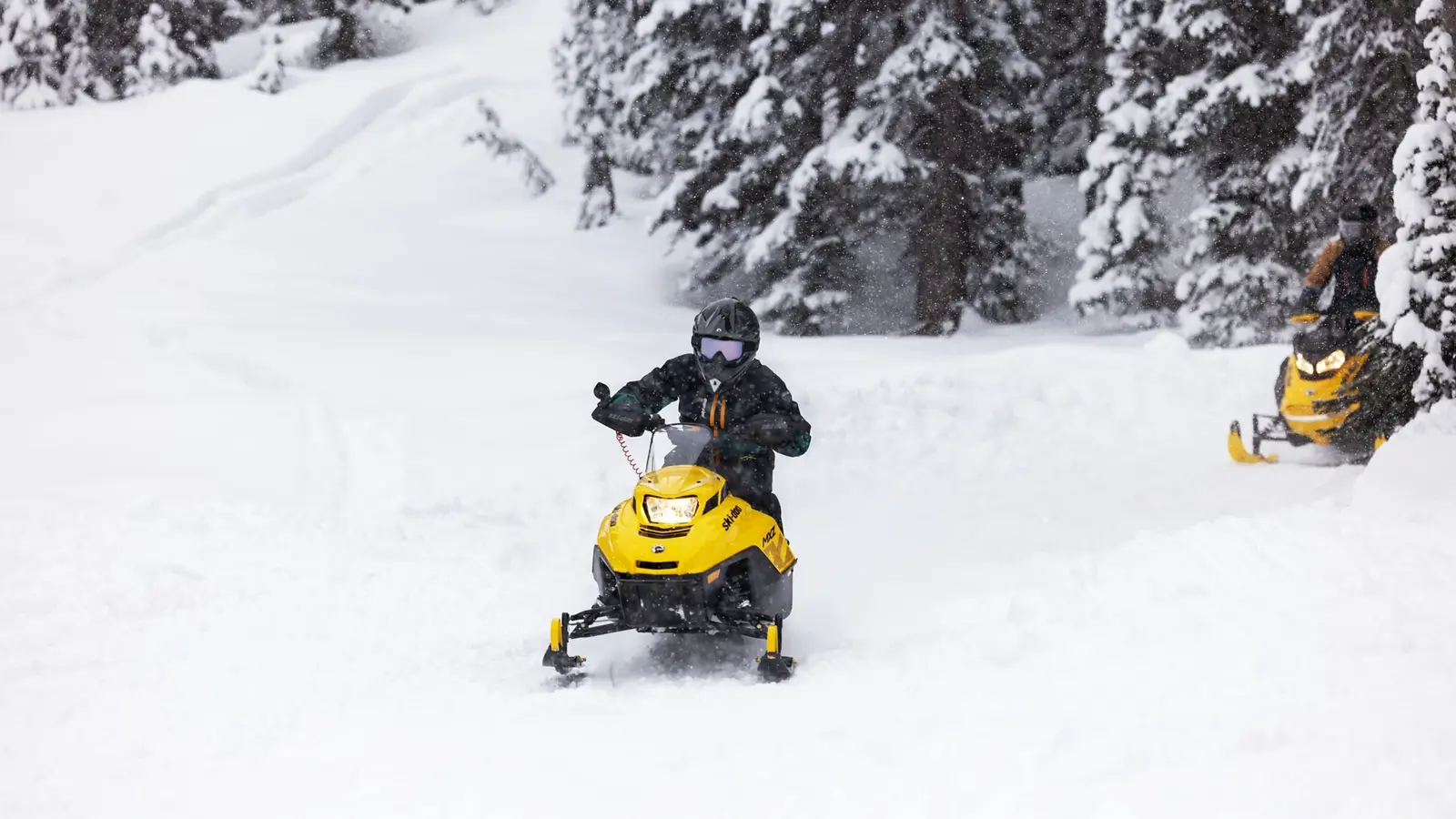 Ski-Doo MXZ 200 i terrängen