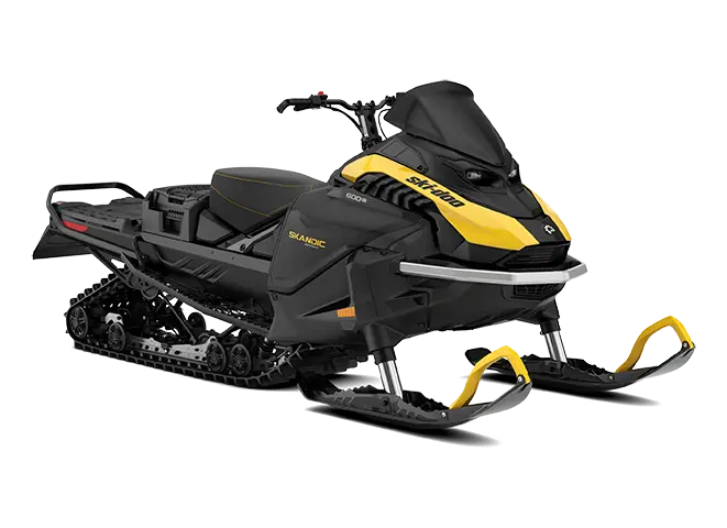 Ski-Doo Skandic Sport 2027, snett framifrån